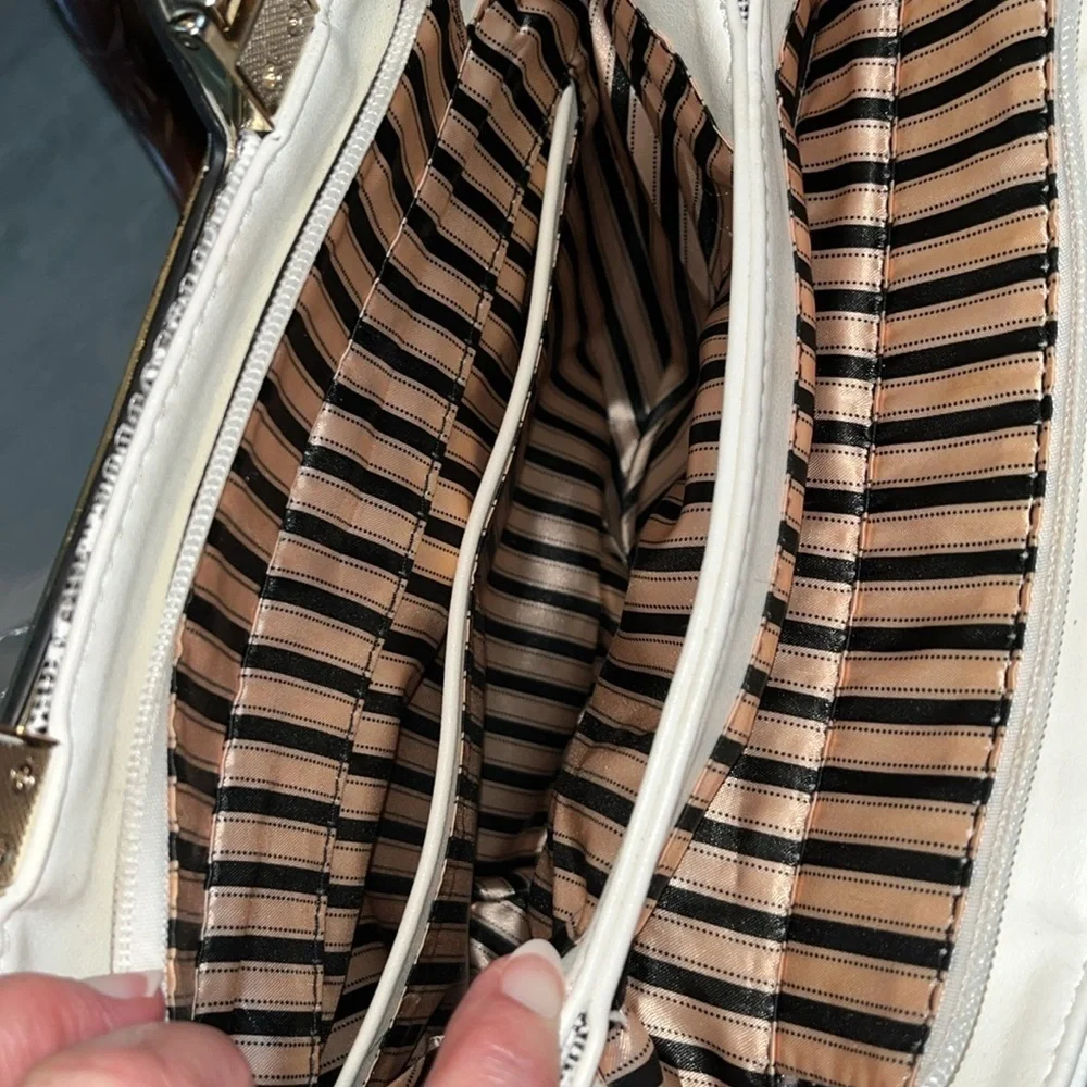 Snakeskin vintage luxury Satchel  Crossbody bag  goldtone HW  White/ Black  NWOT